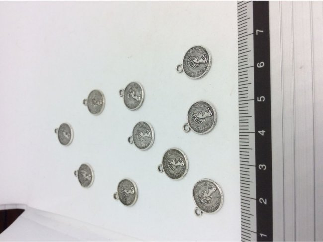 10 charms coins 14x12mm