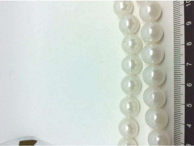 79 acrylic pearls 12mm