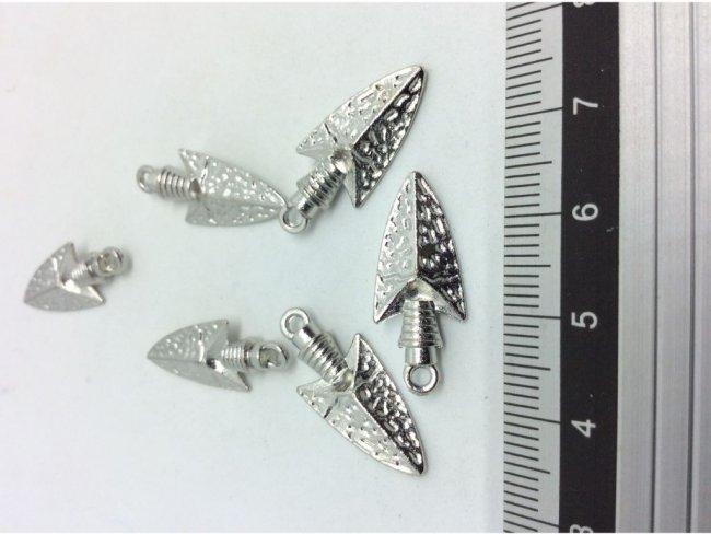 6 charms tipped spears 24x10mm